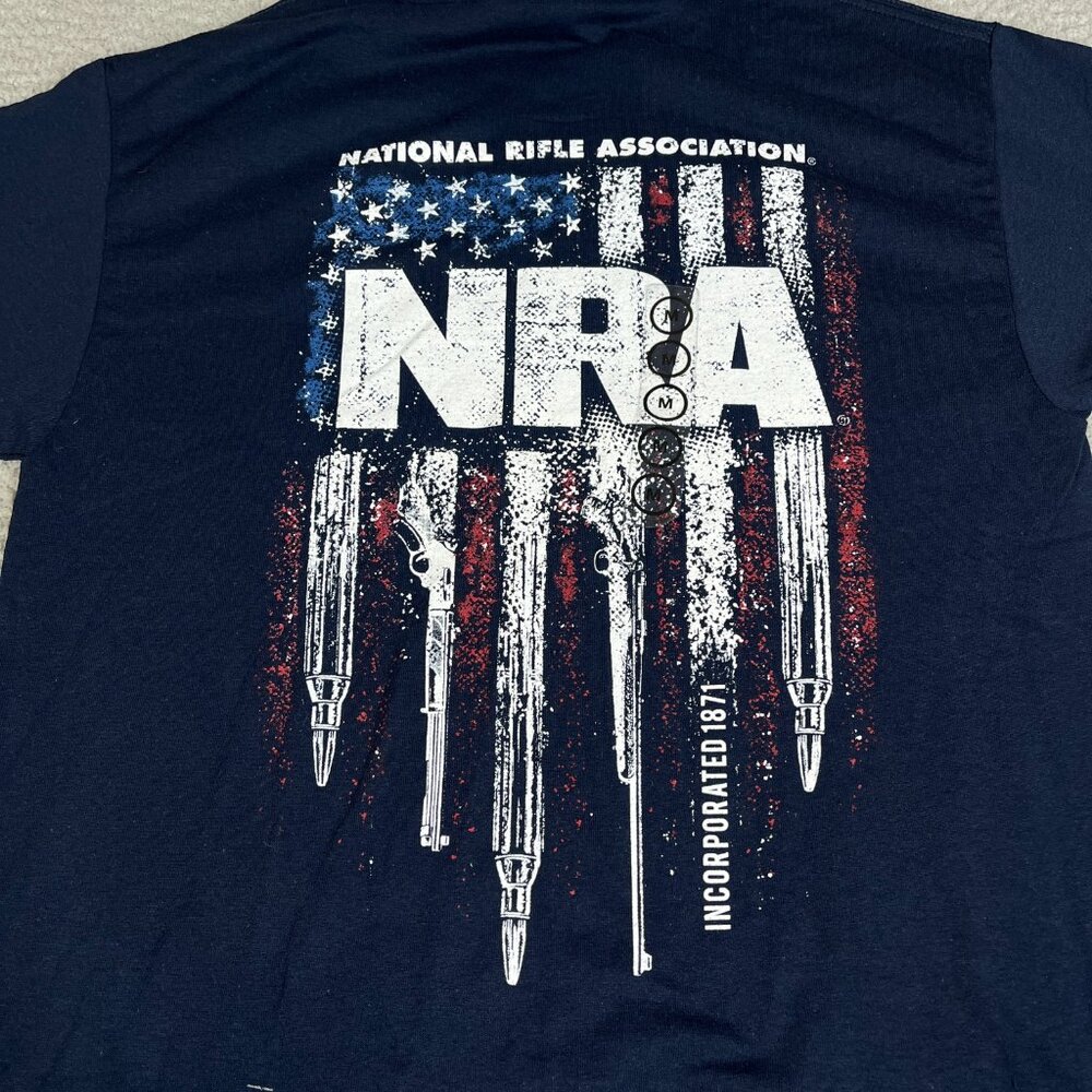 NRA T Shirt Mens Medium American Flag Navy Blue 2nd Amendment Guns Hunting‎